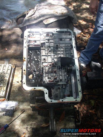 trans8.jpg see, next will be the accumulator body, youll need a 10mm & 8mm socket