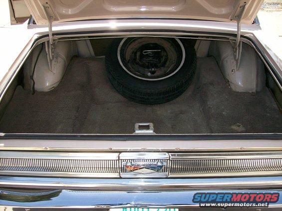 63-trunk.jpg Trunk is clean with original liner & jack