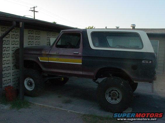 Lifted 1978 Ford Bronco, two-tone paint with yellow stripe