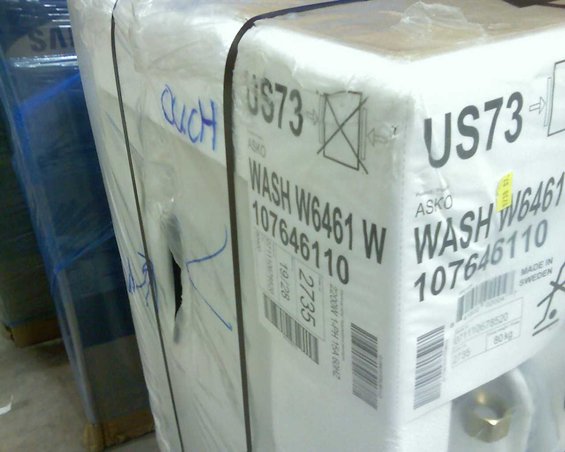 040208_18081.jpg Just a little damage.