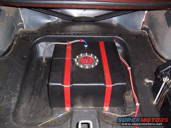 untitled46.jpg rear trunk mounted fuel cell....don't remember what capacity it is