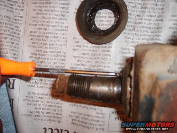 sd530031.jpg the cause of the tilted drivers side nuckle.
glad it wasn't the c's or the tube
