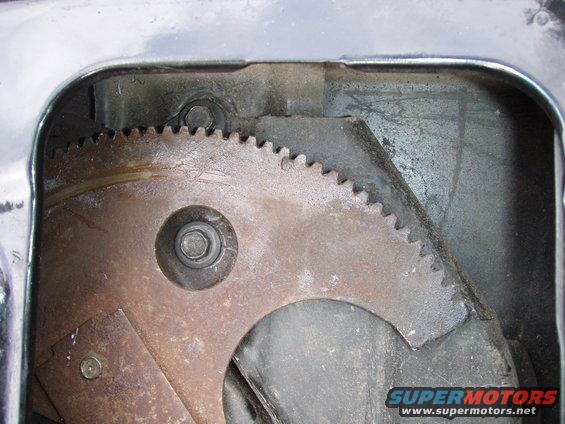 pa130019.jpg there are 5 bolts to remove to get the swing arms loose, and remove the window motor