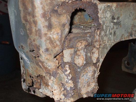 abcdefg-011.jpg more rusty pics of rear support