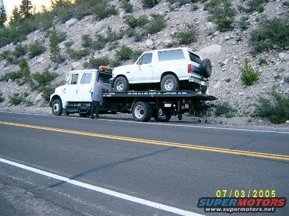 s4200042.jpg this is what happens when you first learn about changing fuel filters..............50 yds away from lake sabrina i could hear the water falls
