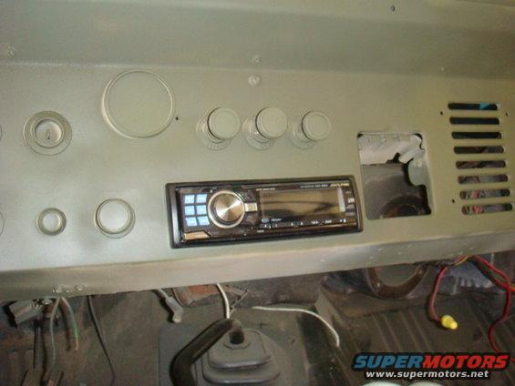 Alpine CD player with ipod control