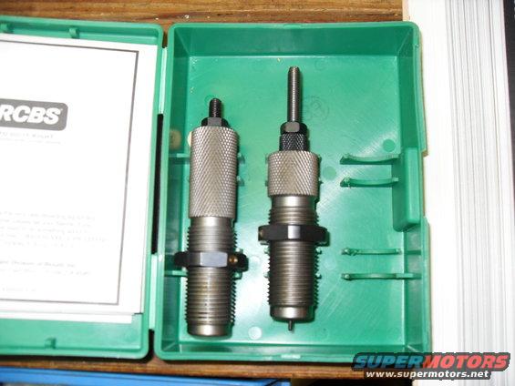 Two reloading dies in a green plastic case with RCBS instructions