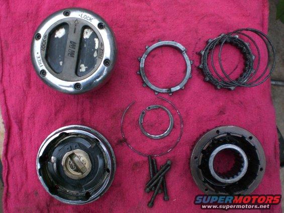 mmp.jpg Old (70's) MM Mile Marker Premiun manual hubs. Note the STEEL hub fuse.