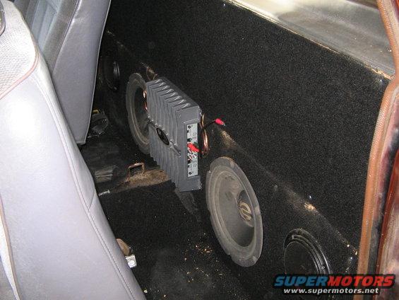 img_0284.jpg amp and speakers look nice here