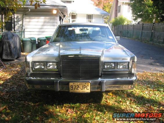 236.jpg 1986 Lincoln Town Car %u2013 Cartier series 18,000 original

 $6500 obo