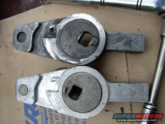 This is the wiper motor transmission. Next to it is the old, baffed one.