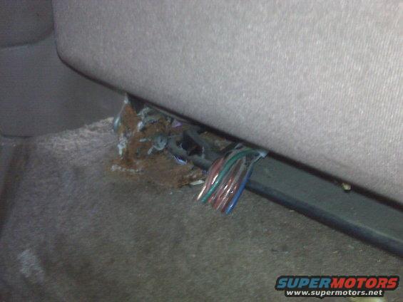 wires-running-to-backseat.jpg