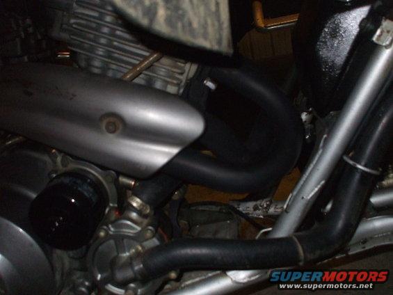 pics-036.jpg Bought some header paint at Autozone, put on four coats turned out nice.