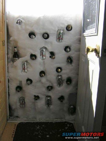 att00032.jpg Canadian beer fridge