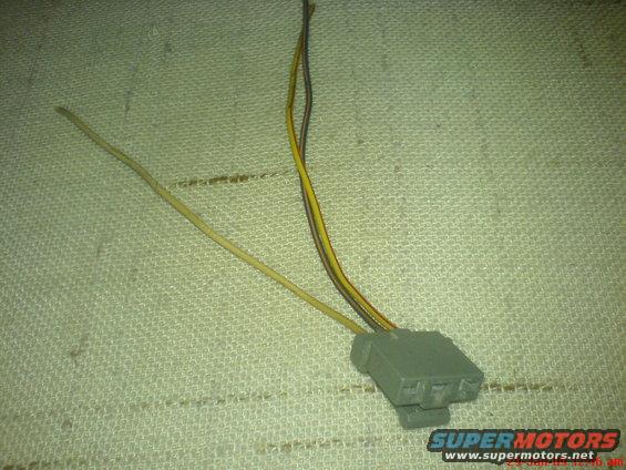 dsc00001.jpg there is 2 connectors for 1992 crownvic
this one is for the motor it self and the other one for the motor pisition sensor(not shown here)