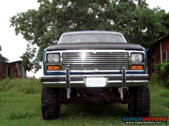 liftkit5.jpg Sky-J 6" lift, 35" MT tires, Stull chrome grille
