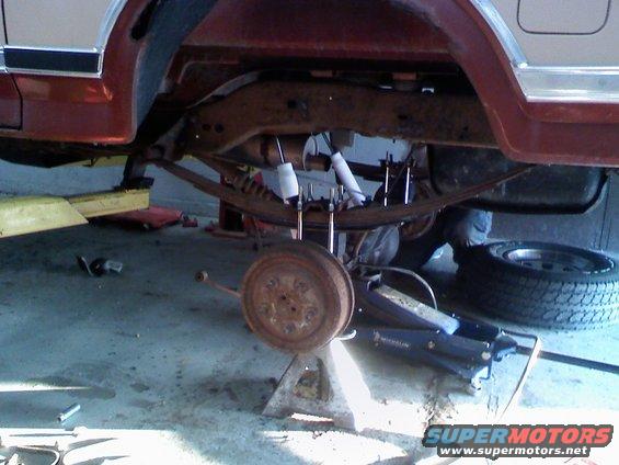 0207091634.jpg rear suspension done. had to remove the rear sway bar since there was no way to swing it up and connect it to the stock holes. I will figure out a way to hook it up as I do not like the way it handles with out it.