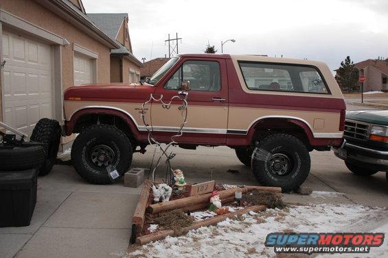 img_2231.jpg my 35x12.50x15 yokohoma mt  mud tires mocked up