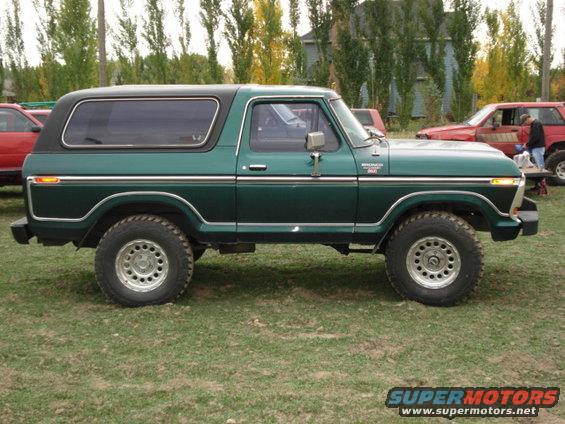 My Bronco with no lift and 315/70/17 Pro Comp Xtreme MTs on 17 inch Pro Comp alloys
