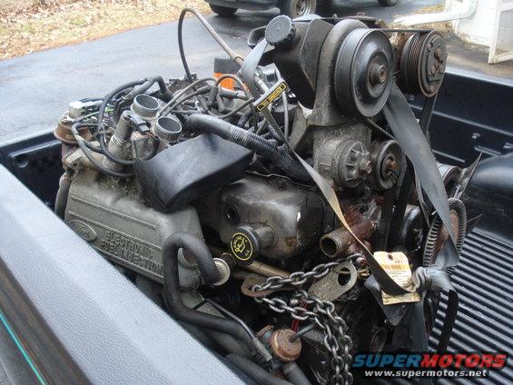 Ford V8 engine with electronic fuel injection