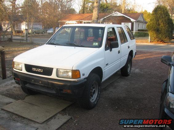 White 1991 Isuzu Rodeo 3q-front view