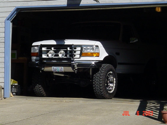 knuckle-under-048.jpg Back in the garage