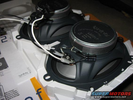 img_1916.jpg Ford speaker harness adapter.