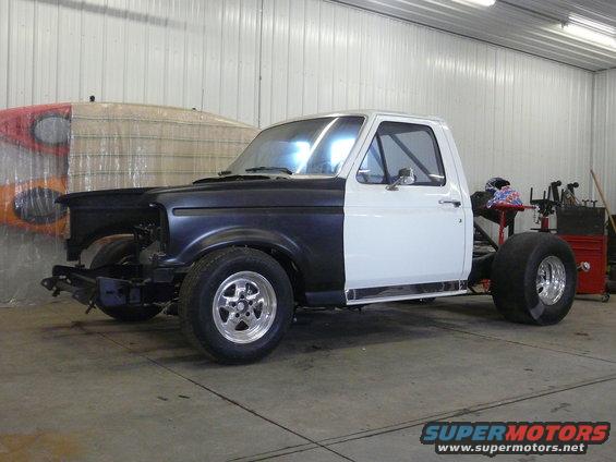 011.jpg Another view with the fenders on.