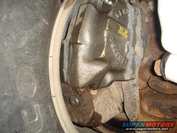 d60-brake-calipers-007.jpg 