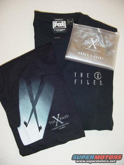 dsc02834.jpg Ultimate X-Files Trivia contest "I Want To Believe" t-shirt, t-shirt bag, and X-Files long sleeved thermal shirt