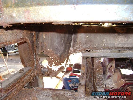 RR iner wheel well 