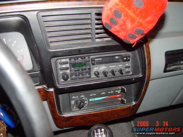 dsc05851.jpg Dashboard Radio Area