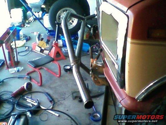 0301091238.jpg first rendition, I didn't care for it so its getting a bigger hoop. it will have a winch plate, diamond plate on the top sides, and light tabs.