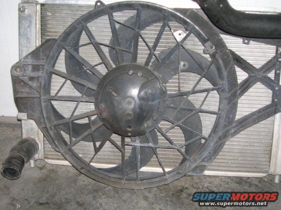 dscn3131.jpg Radiator with fan