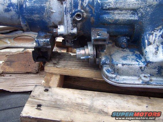 100_2500.jpg this tranny had a modulator valve with two vaccum ports; it will get replaced.