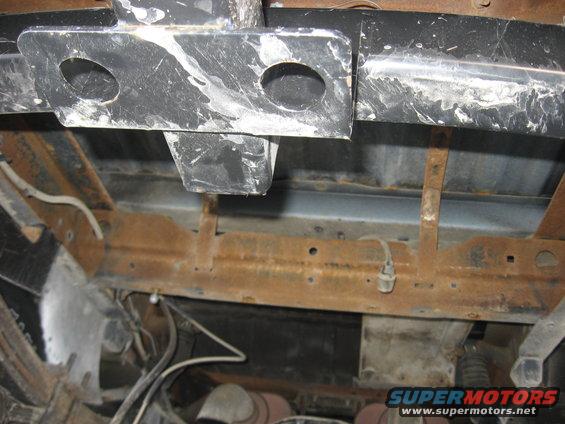 return-line-fitting-install-on-79-ford-bronco-(1).jpg 