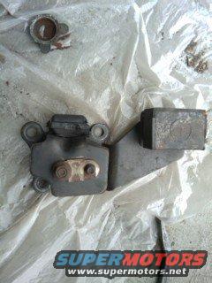 Automotive engine mount bracket with rubber isolator