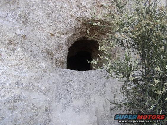 p6270040.jpg a really cool cave i found at Hollister