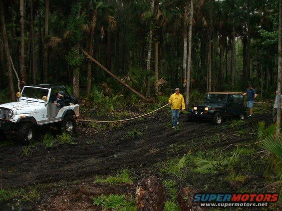 heep-stuc2.jpg jeep stuck again