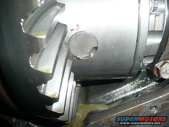 p1000294.jpg ...no cross pin retainer means the cross pin tries to walk out...