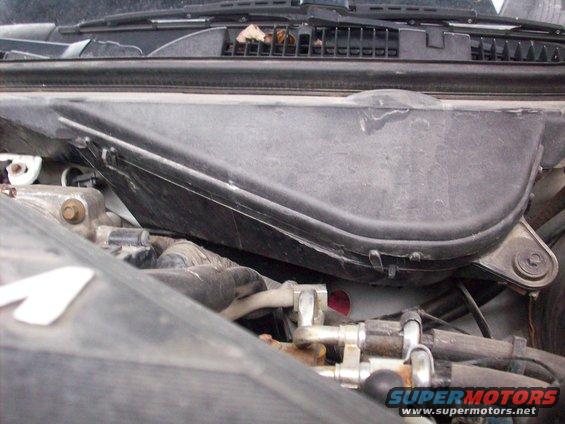 101_1722.jpg 2 little plastic clips broke in this pic