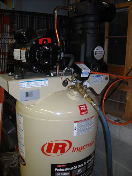 Ingersoll Rand Professional Oil-Lube Air Compressor, 60 Gallon, 5 HP, 230V/160 PSI