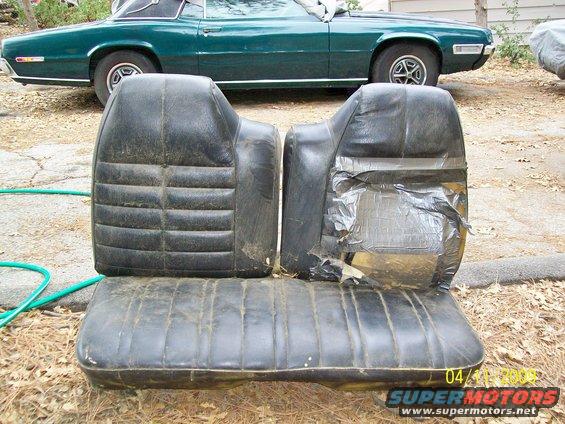 100e0480.jpg 1972 Ranchero High back seat