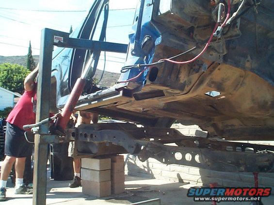 body2.jpg Old Body Being Removed from the Old Cracked Frame