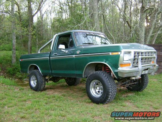 Green 1979 Ford F-150 pickup truck, 3q-front view