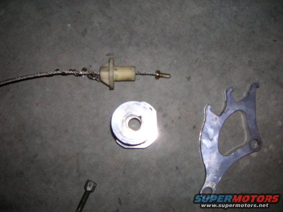 dscn3271.jpg Closer picture of cable end and firewall adjuster bore.