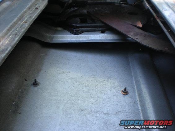 06-trim-bolts-2.jpg 
