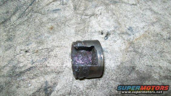 damaged-u-joint-cap.jpg 