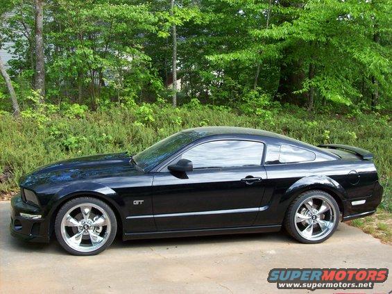 Black 2007 Ford Mustang GT side view