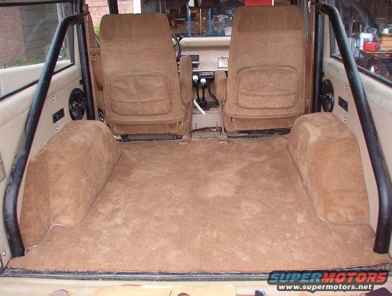 carpetb5.jpg The cargo area is done, other than possibly cutting the middle down & rebinding the corners.